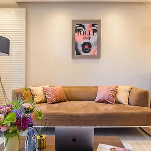  Apartment Lumina Near Uprising Museum Poland